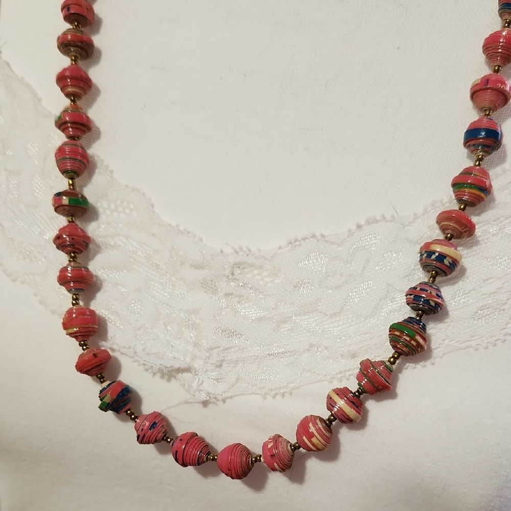 TENG YUE Signed Handcrafted Pink Single Layer Beaded Necklace